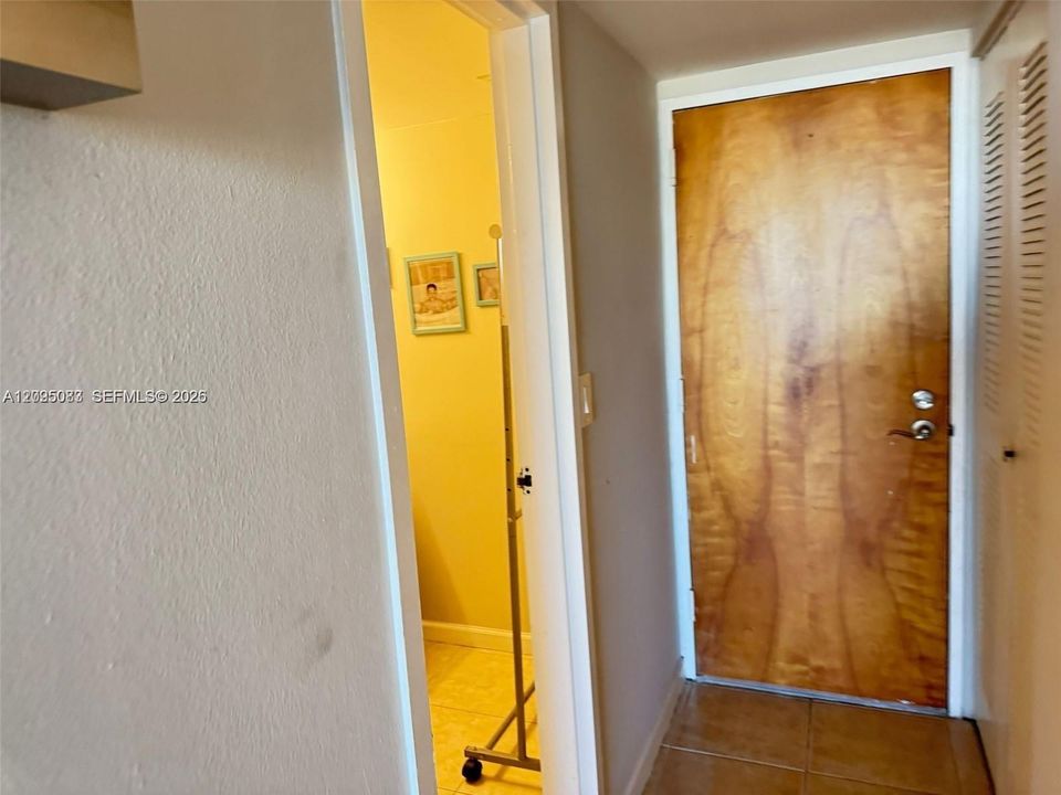 For Rent: $2,690 (2 beds, 2 baths, 1030 Square Feet)