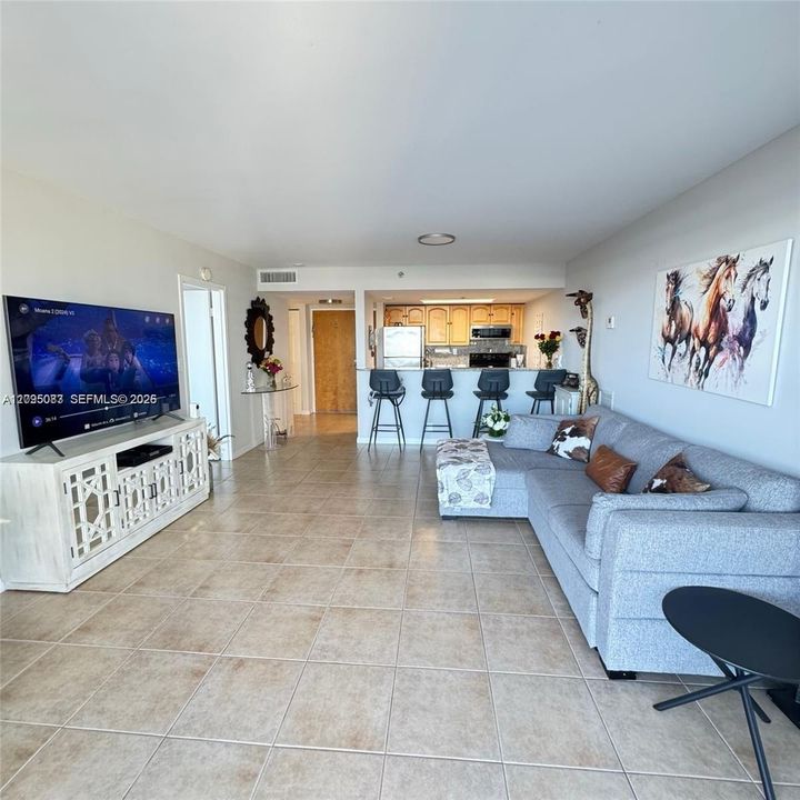 For Rent: $2,690 (2 beds, 2 baths, 1030 Square Feet)