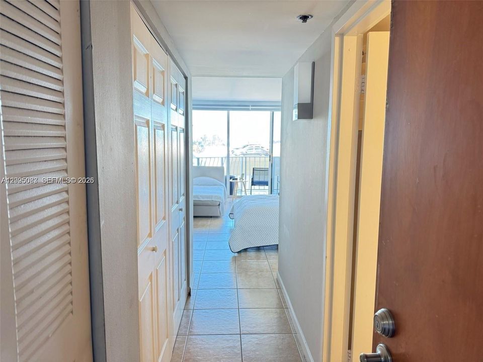 For Rent: $2,690 (2 beds, 2 baths, 1030 Square Feet)