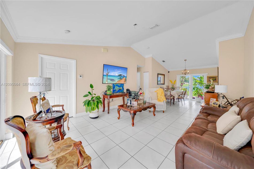 En Venta: $525,000 (3 camas, 2 baños, 1205 Pies cuadrados)