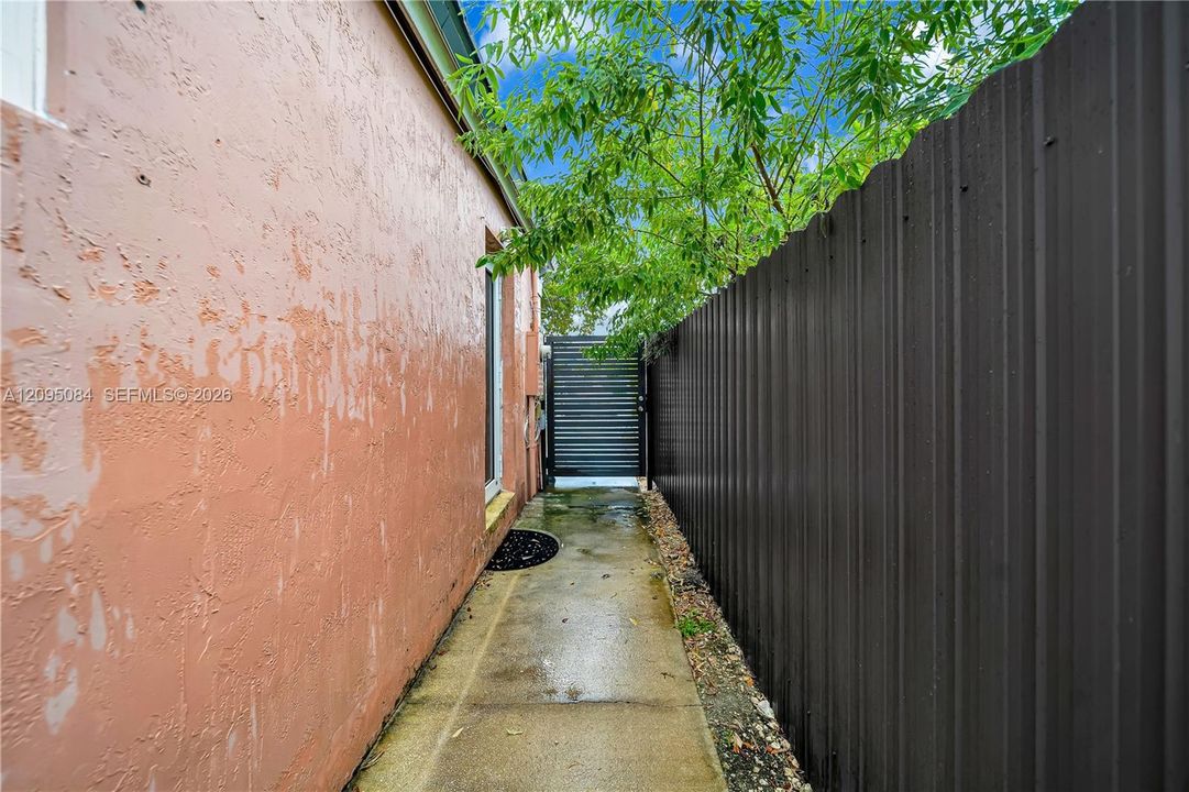 En Venta: $525,000 (3 camas, 2 baños, 1205 Pies cuadrados)