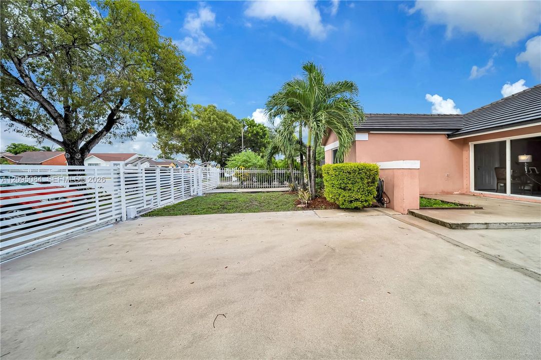 En Venta: $525,000 (3 camas, 2 baños, 1205 Pies cuadrados)
