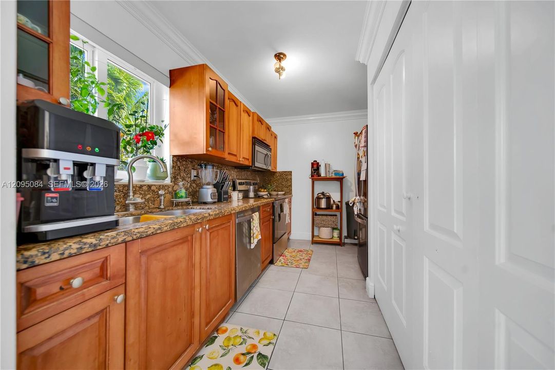 En Venta: $525,000 (3 camas, 2 baños, 1205 Pies cuadrados)