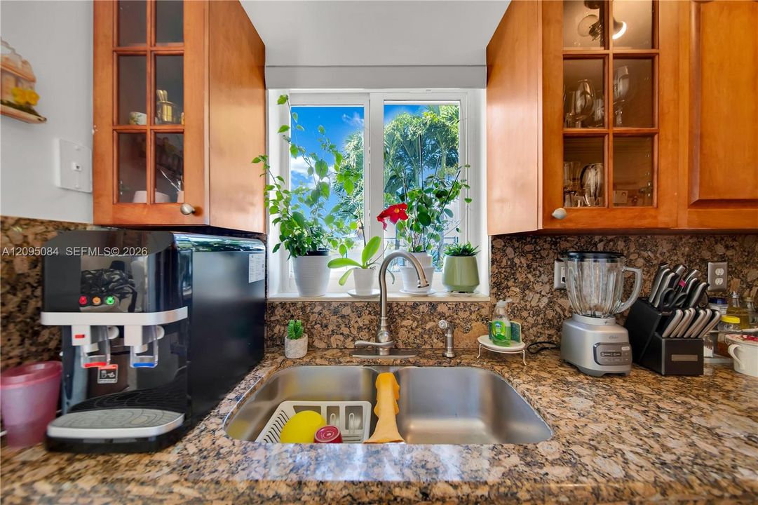 En Venta: $525,000 (3 camas, 2 baños, 1205 Pies cuadrados)