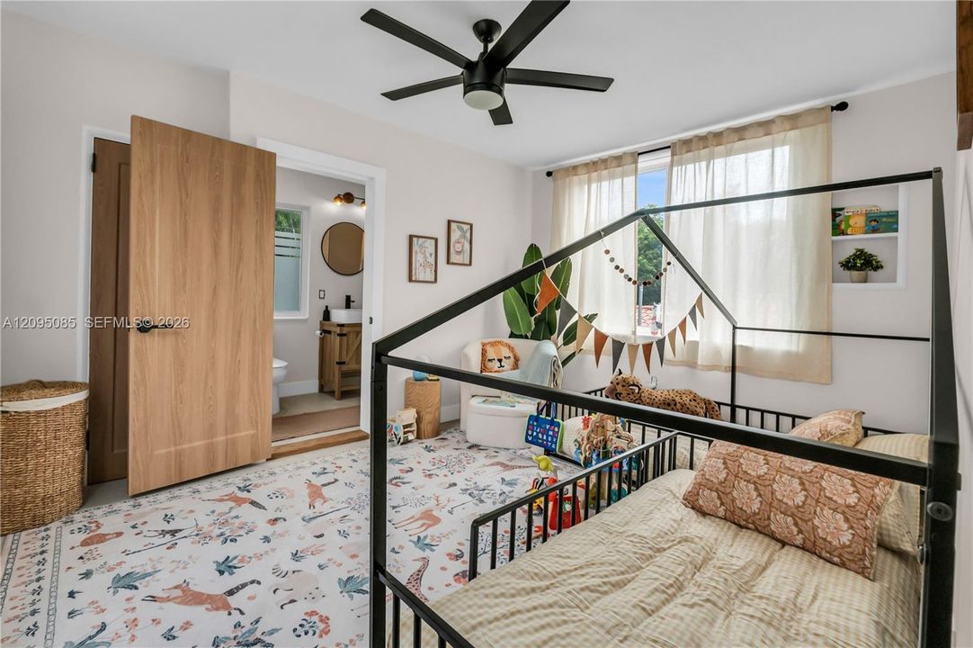 На продажу: $2,895,000 (4 спален, 4 ванн, 2283 Квадратных фут)