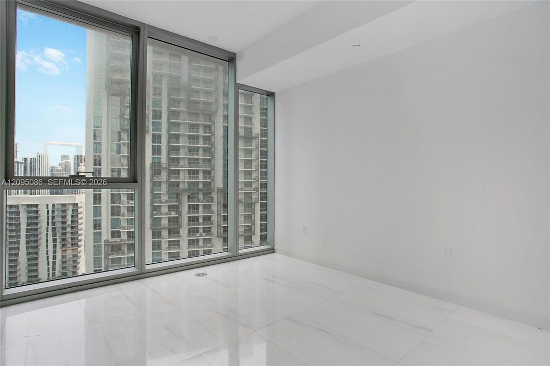 For Rent: $10,000 (1 beds, 1 baths, 767 Square Feet)