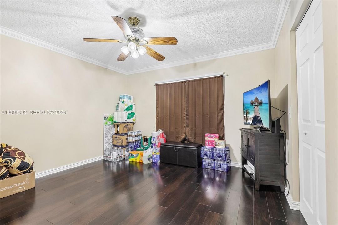En Venta: $295,000 (2 camas, 2 baños, 1533 Pies cuadrados)