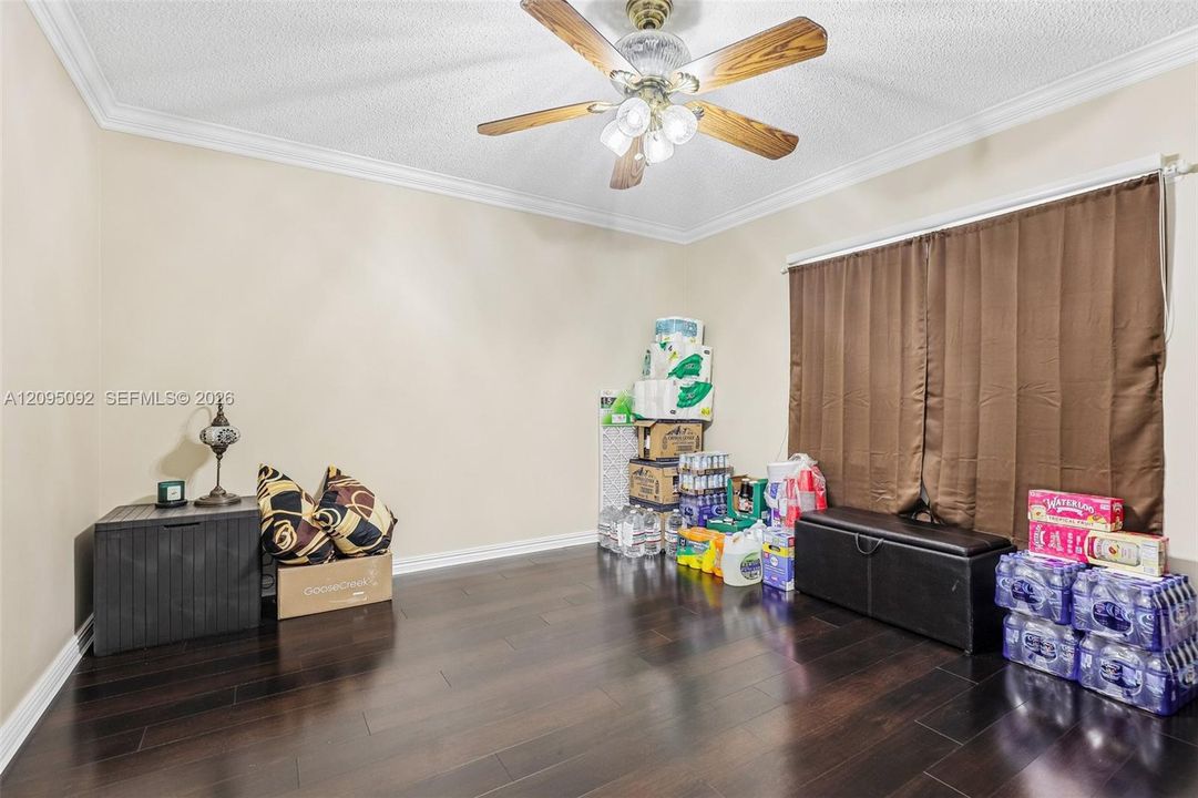 En Venta: $295,000 (2 camas, 2 baños, 1533 Pies cuadrados)