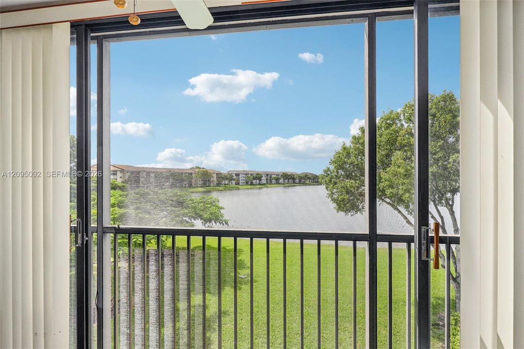 En Venta: $295,000 (2 camas, 2 baños, 1533 Pies cuadrados)