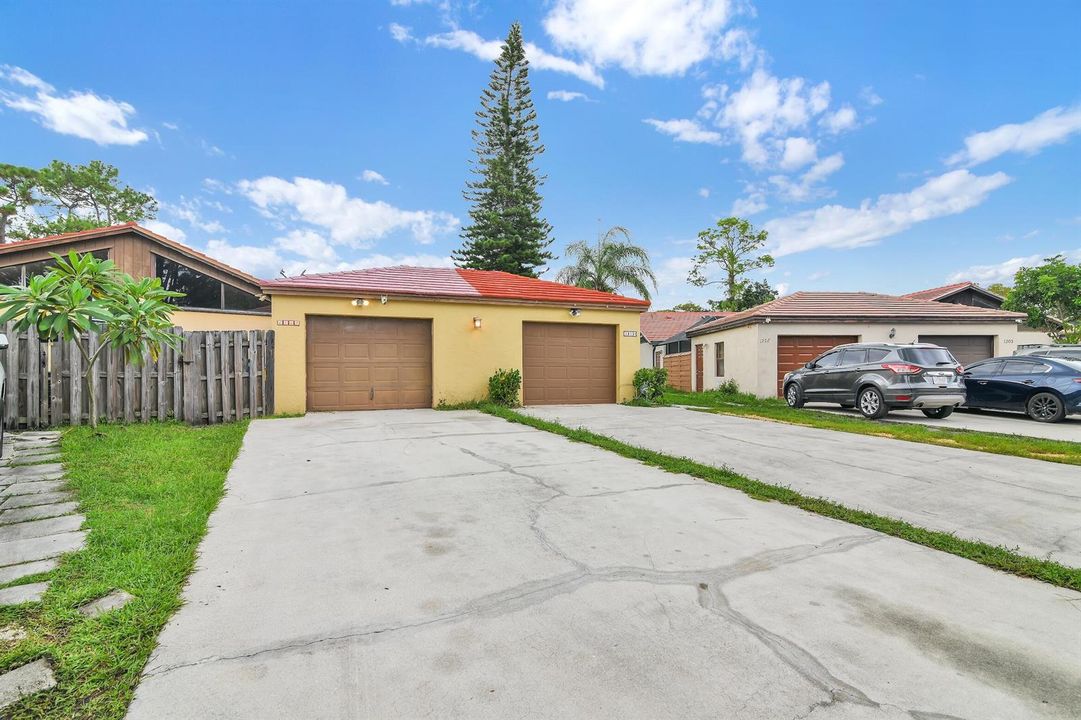 1219 Periwinkle Pl, Wellington -2