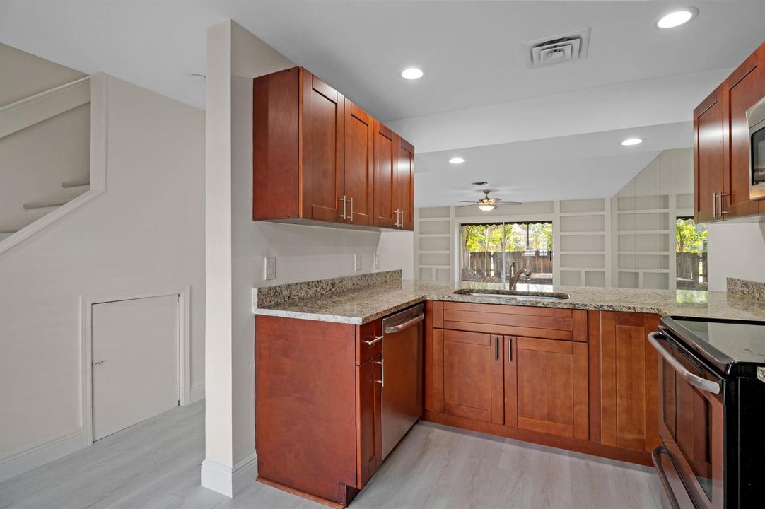 5_accutour_690 se 23rd ave apt 3 -009