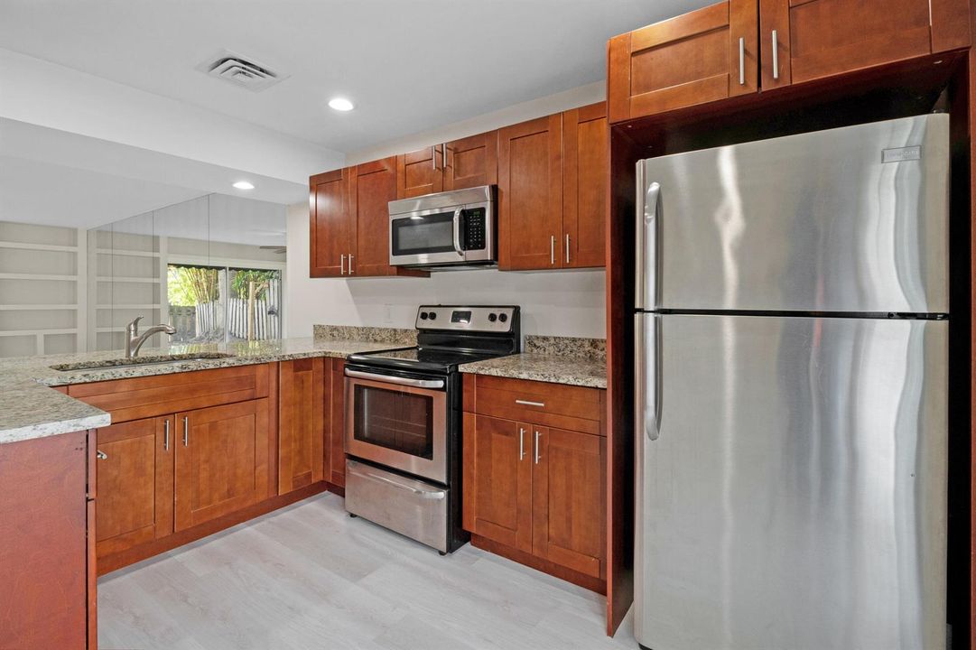 3_accutour_690 se 23rd ave apt 3 -007