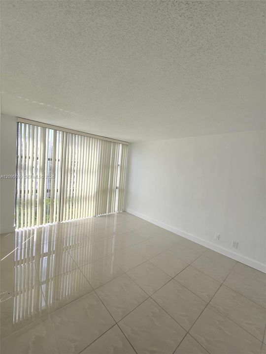 For Rent: $2,000 (1 beds, 1 baths, 640 Square Feet)