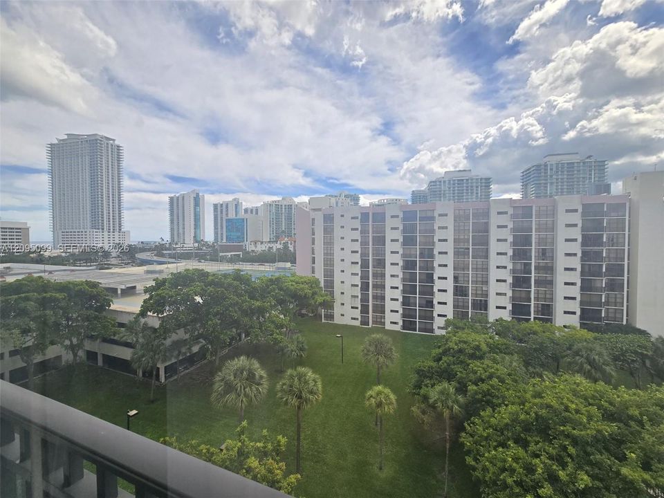 For Rent: $2,000 (1 beds, 1 baths, 640 Square Feet)