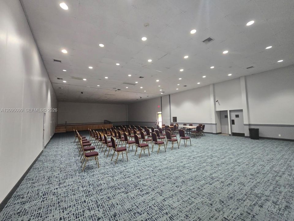 For Rent: $2,000 (1 beds, 1 baths, 640 Square Feet)