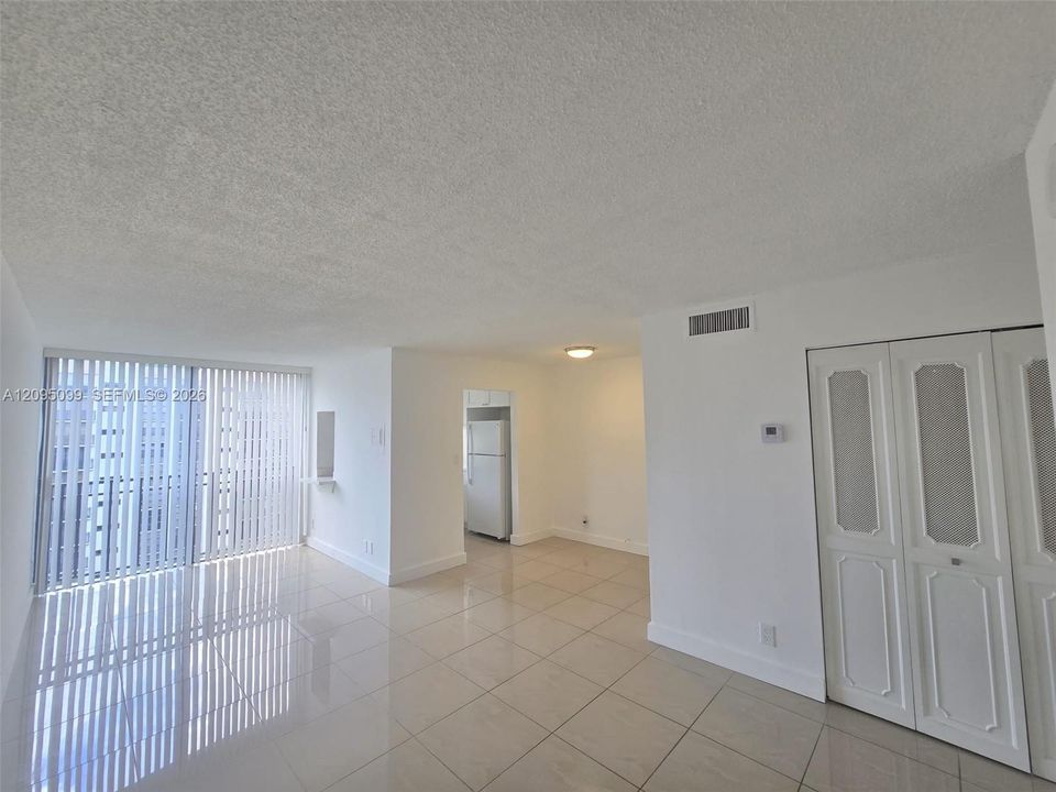 For Rent: $2,000 (1 beds, 1 baths, 640 Square Feet)