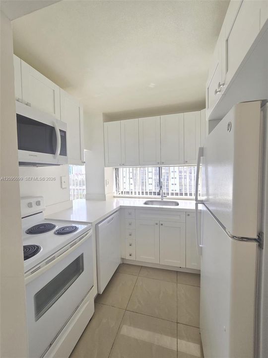 For Rent: $2,000 (1 beds, 1 baths, 640 Square Feet)