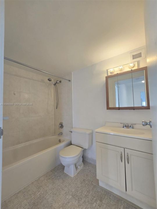 For Rent: $2,000 (1 beds, 1 baths, 640 Square Feet)