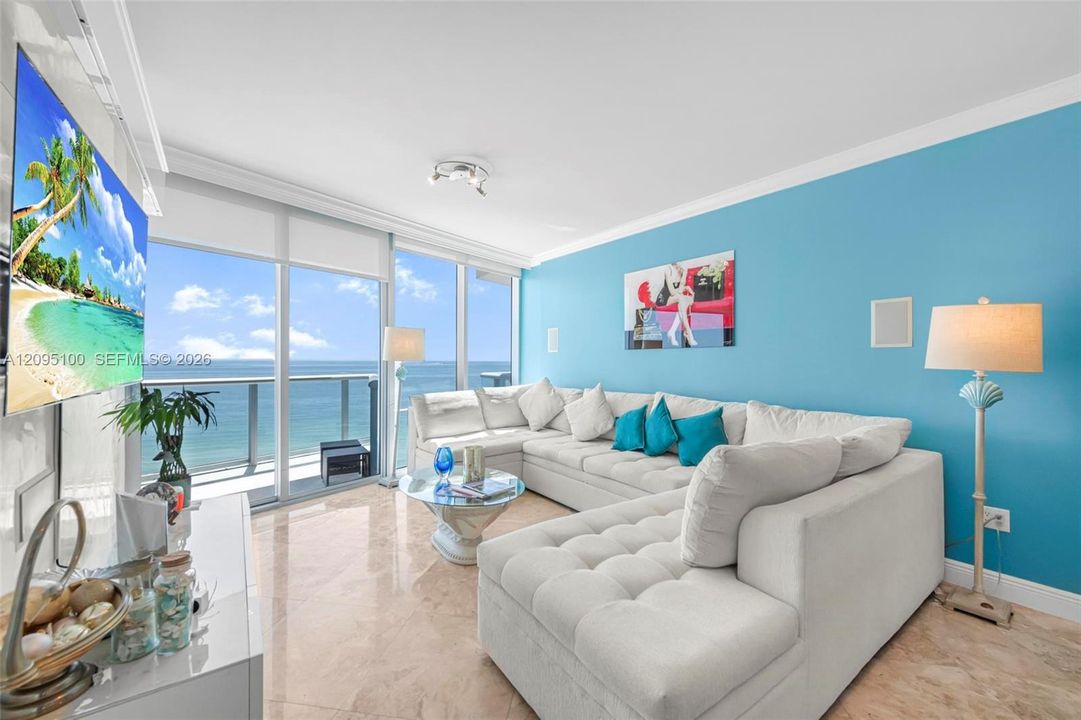 В аренду: $5,500 (1 спален, 1 ванн, 862 Квадратных фут)