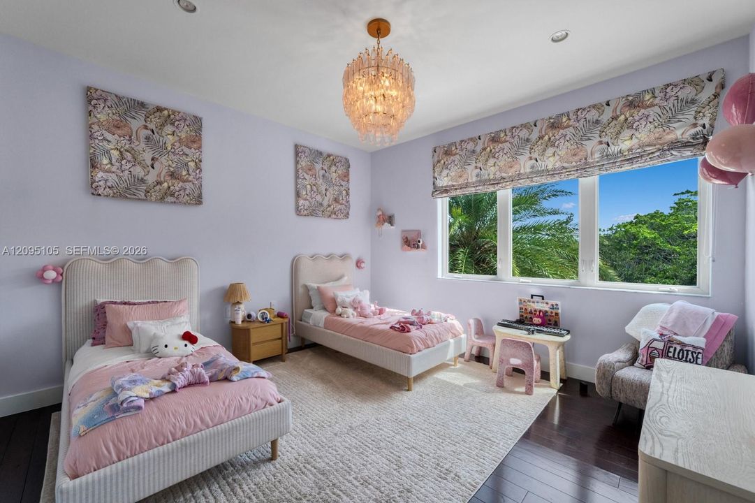 En Venta: $7,999,000 (6 camas, 6 baños, 4669 Pies cuadrados)