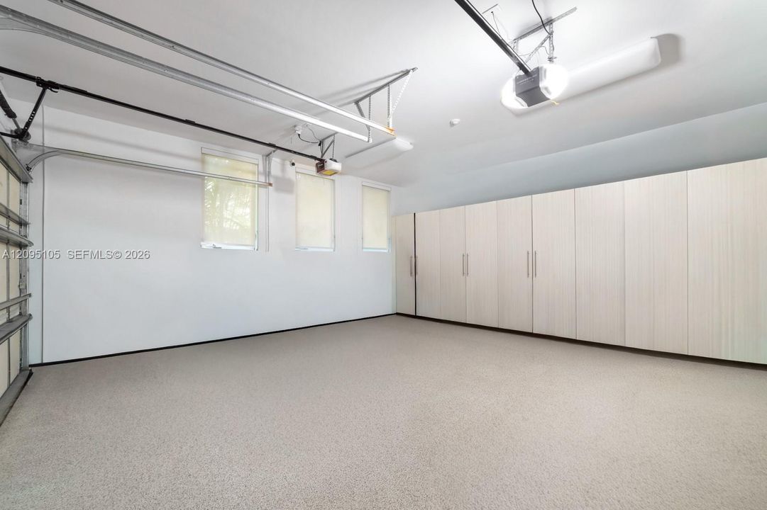 En Venta: $7,999,000 (6 camas, 6 baños, 4669 Pies cuadrados)