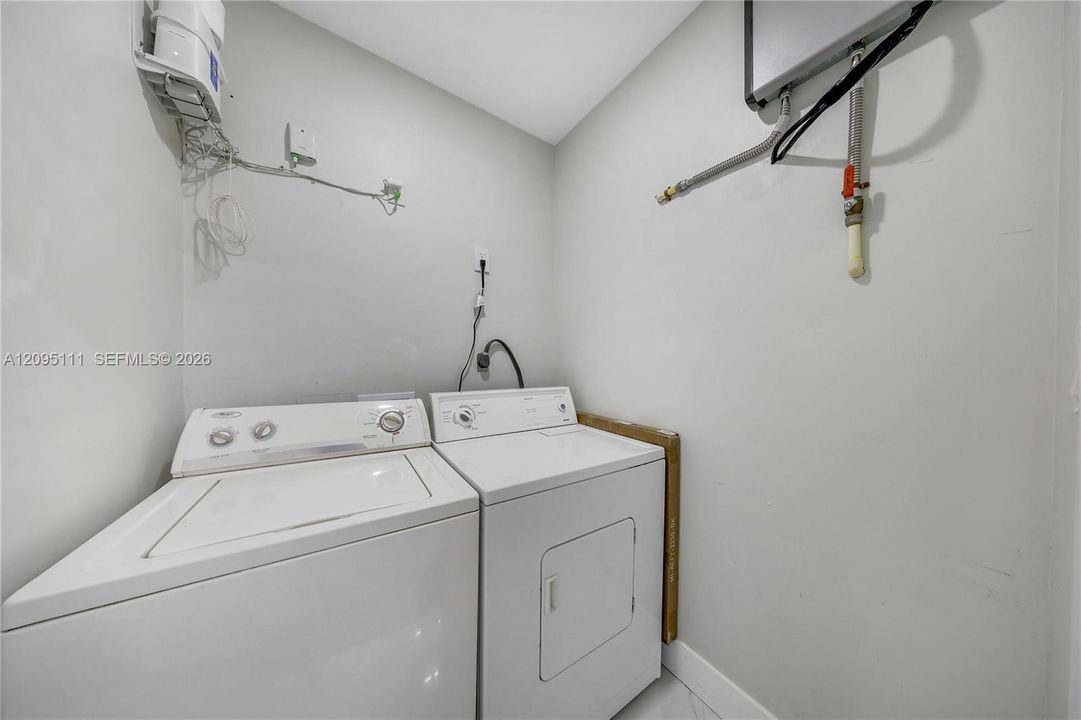 For Sale: $1,540,000 (5 beds, 4 baths, 2225 Square Feet)