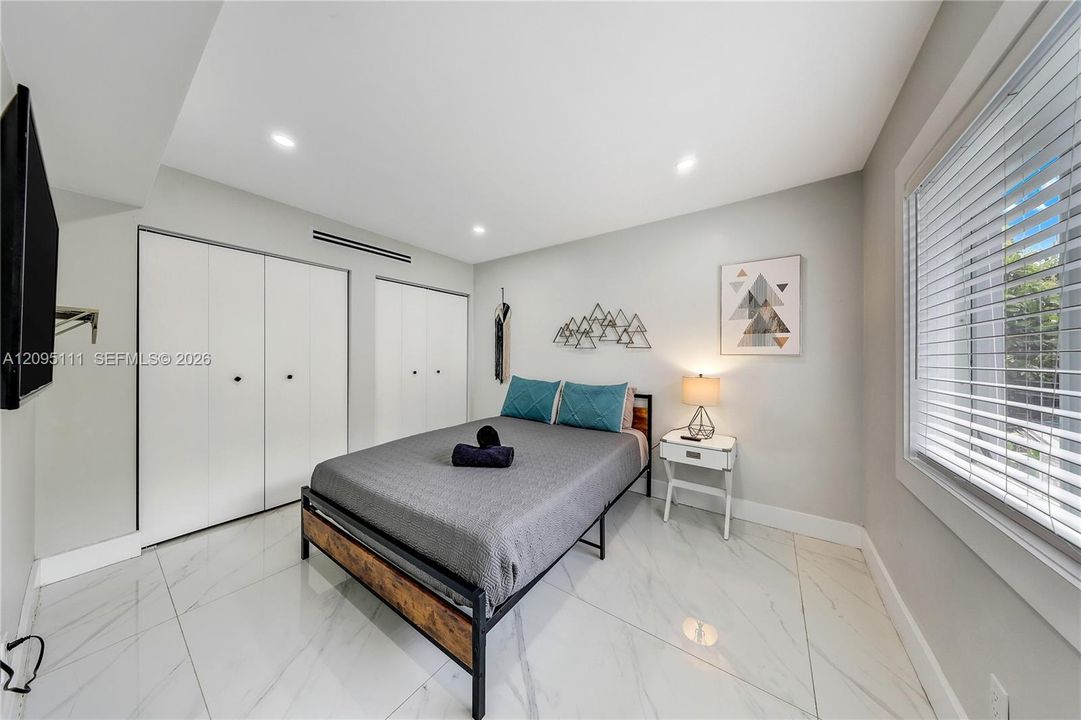 For Sale: $1,540,000 (5 beds, 4 baths, 2225 Square Feet)