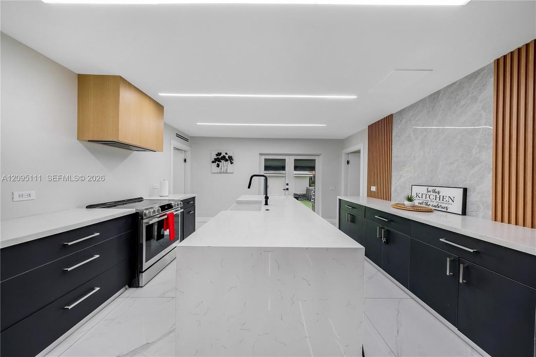 For Sale: $1,540,000 (5 beds, 4 baths, 2225 Square Feet)