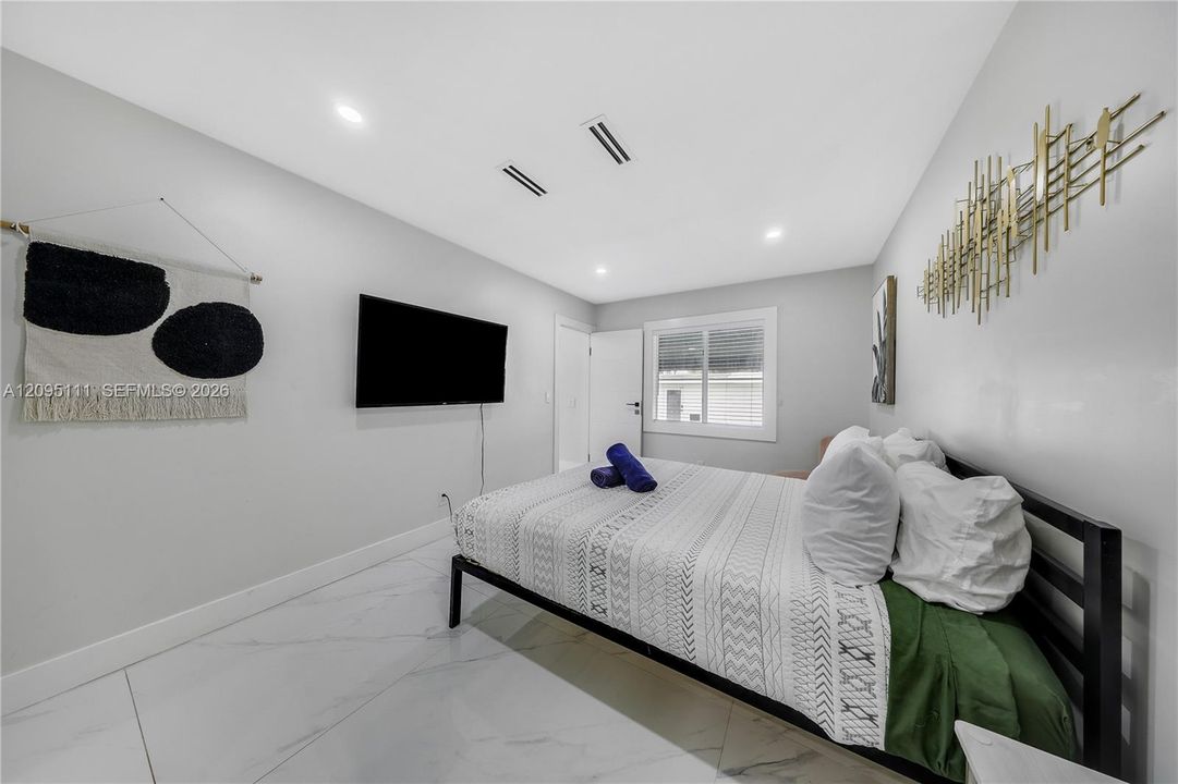 For Sale: $1,540,000 (5 beds, 4 baths, 2225 Square Feet)