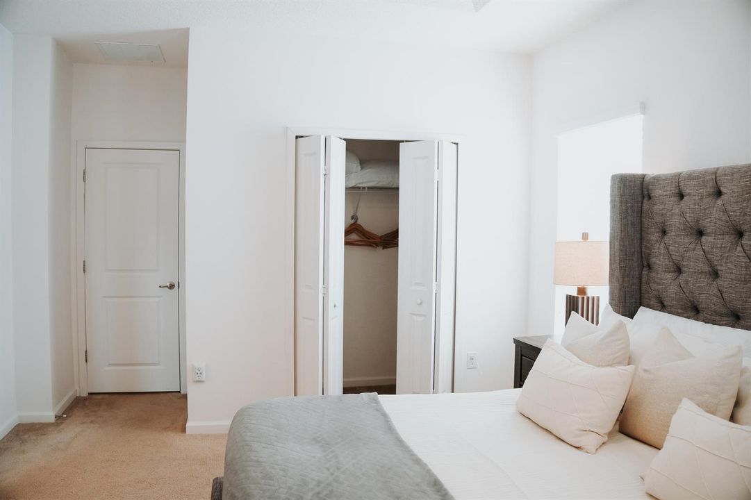 Master bed 2 sec floor