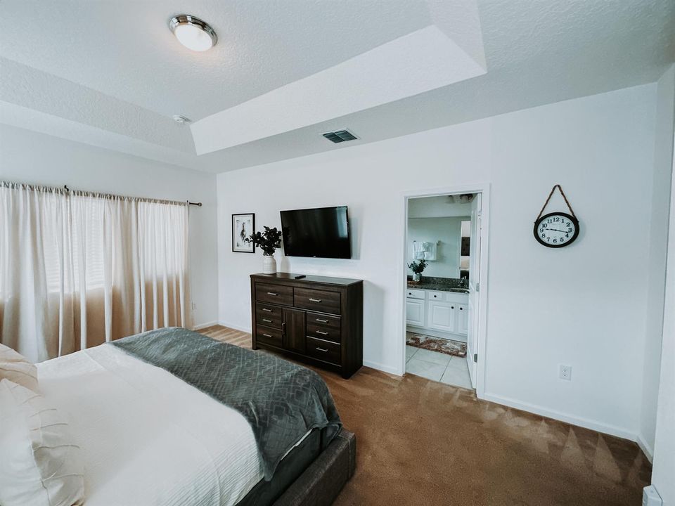Master bed 2 sec floor