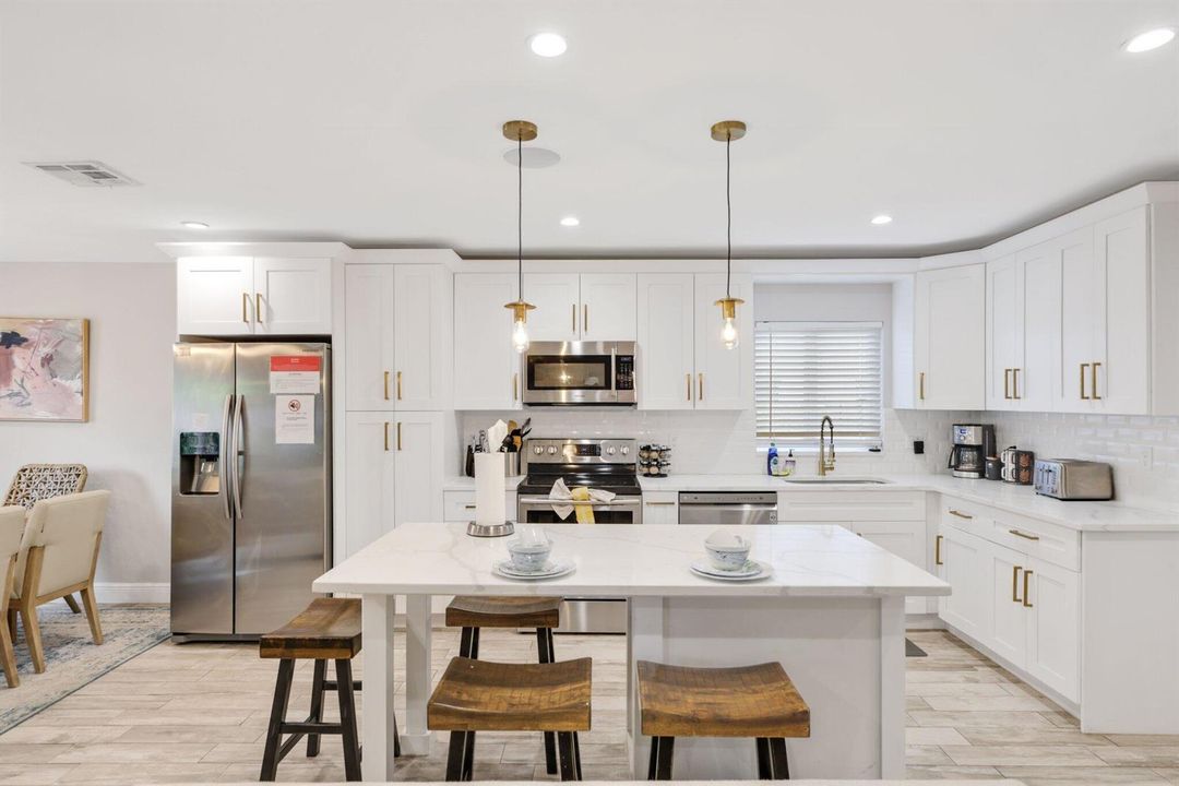 513 Curlew Road - 13.jpg-SMALL