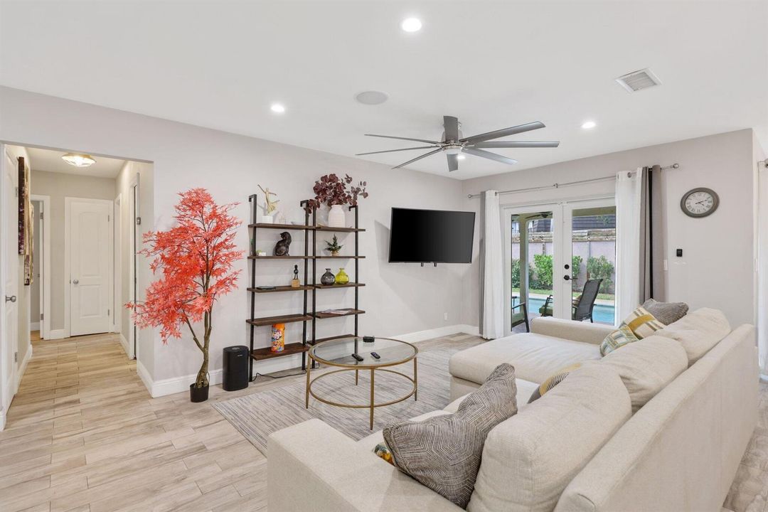 513 Curlew Road - 6.jpg-SMALL