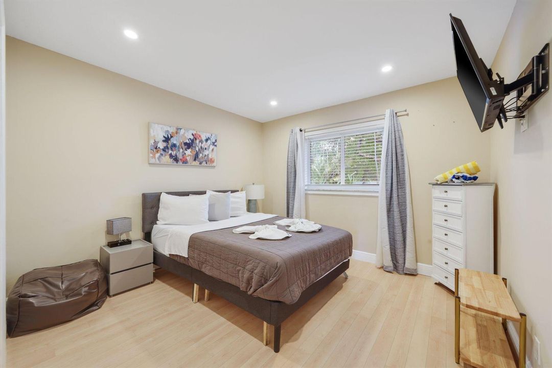 513 Curlew Road - 24.jpg-SMALL