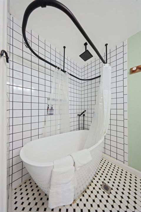 513 Curlew Road - 22.jpg-SMALL