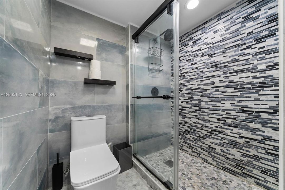 For Sale: $550,000 (3 beds, 2 baths, 1702 Square Feet)