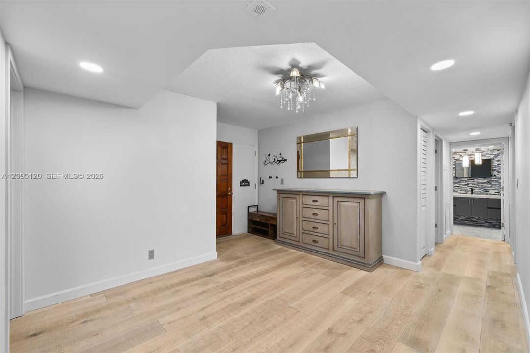 For Sale: $550,000 (3 beds, 2 baths, 1702 Square Feet)