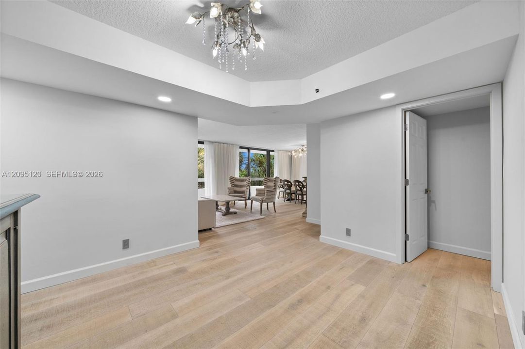 For Sale: $550,000 (3 beds, 2 baths, 1702 Square Feet)