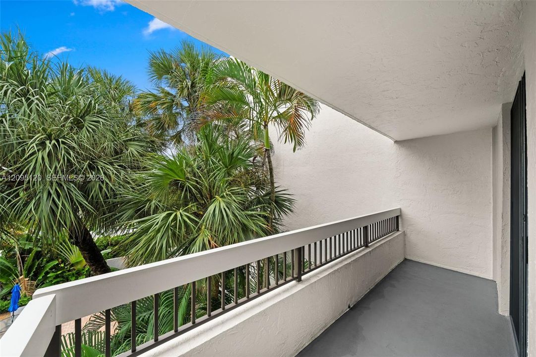 For Sale: $550,000 (3 beds, 2 baths, 1702 Square Feet)