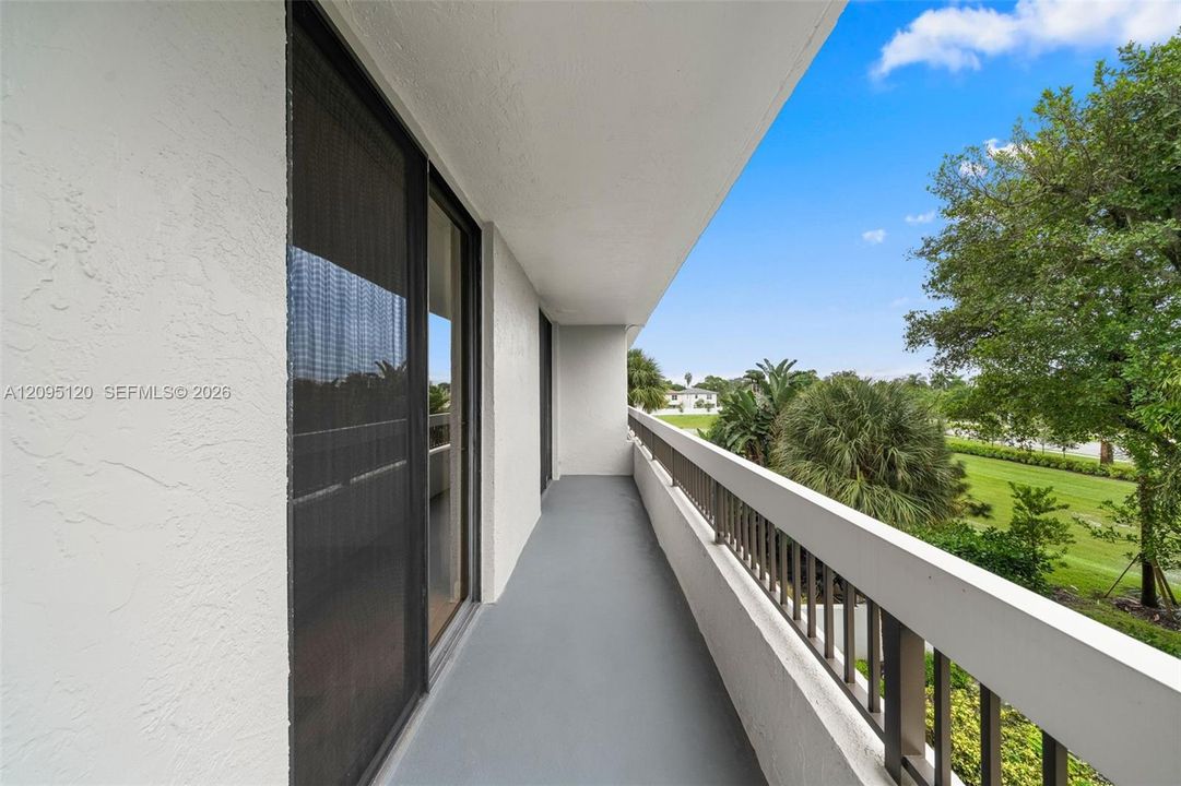 For Sale: $550,000 (3 beds, 2 baths, 1702 Square Feet)