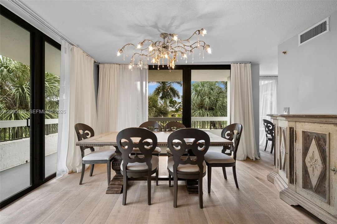 For Sale: $550,000 (3 beds, 2 baths, 1702 Square Feet)