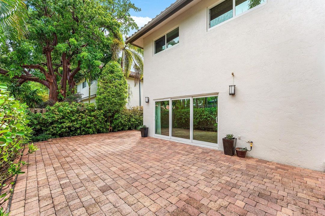 030-620Northeast9thAvenue-4-FortLauderda