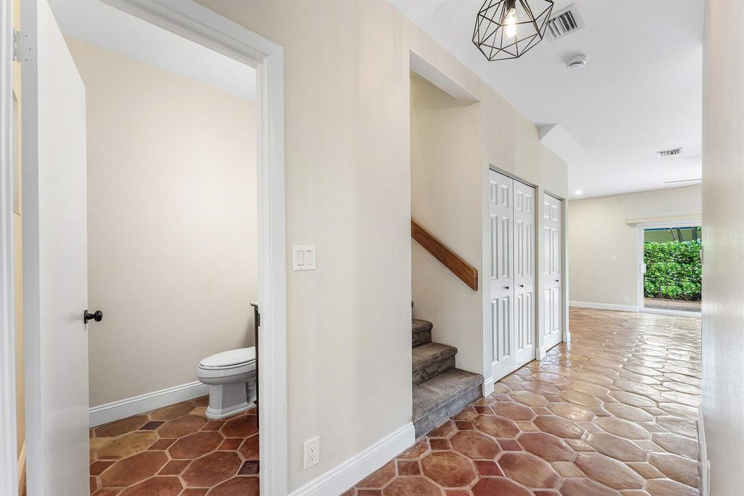 010-620Northeast9thAvenue-4-FortLauderda