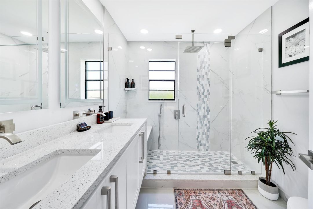 Indoors 4526 St Andrews Dr (39)