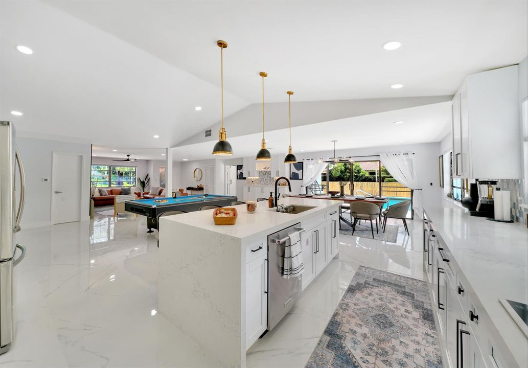 Indoors 4526 St Andrews Dr (3)