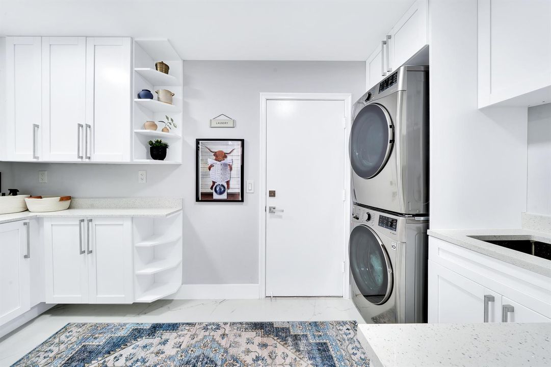 Indoors 4526 St Andrews Dr (50)