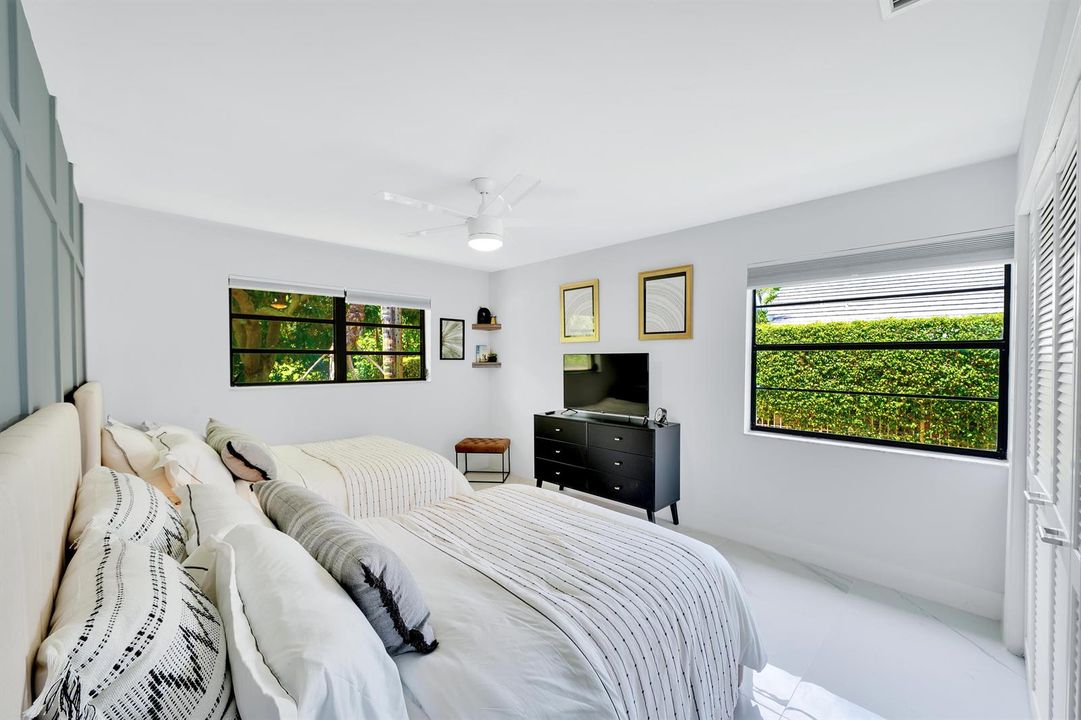 Indoors 4526 St Andrews Dr (37)
