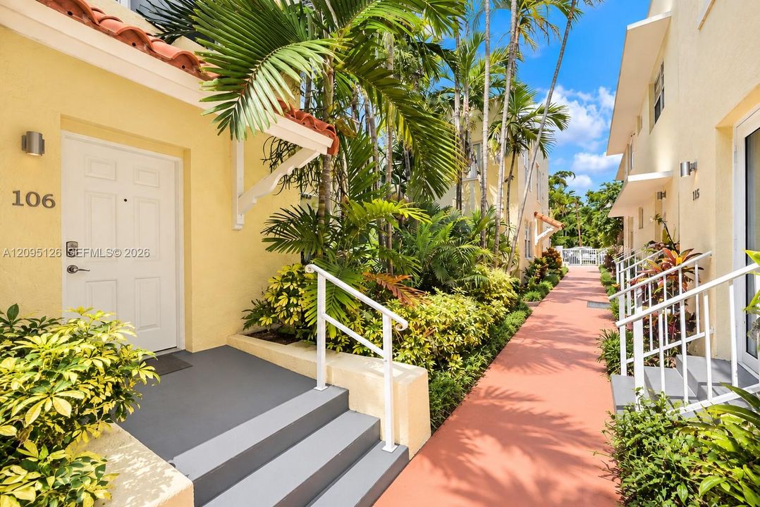 For Rent: $3,000 (2 beds, 2 baths, 660 Square Feet)