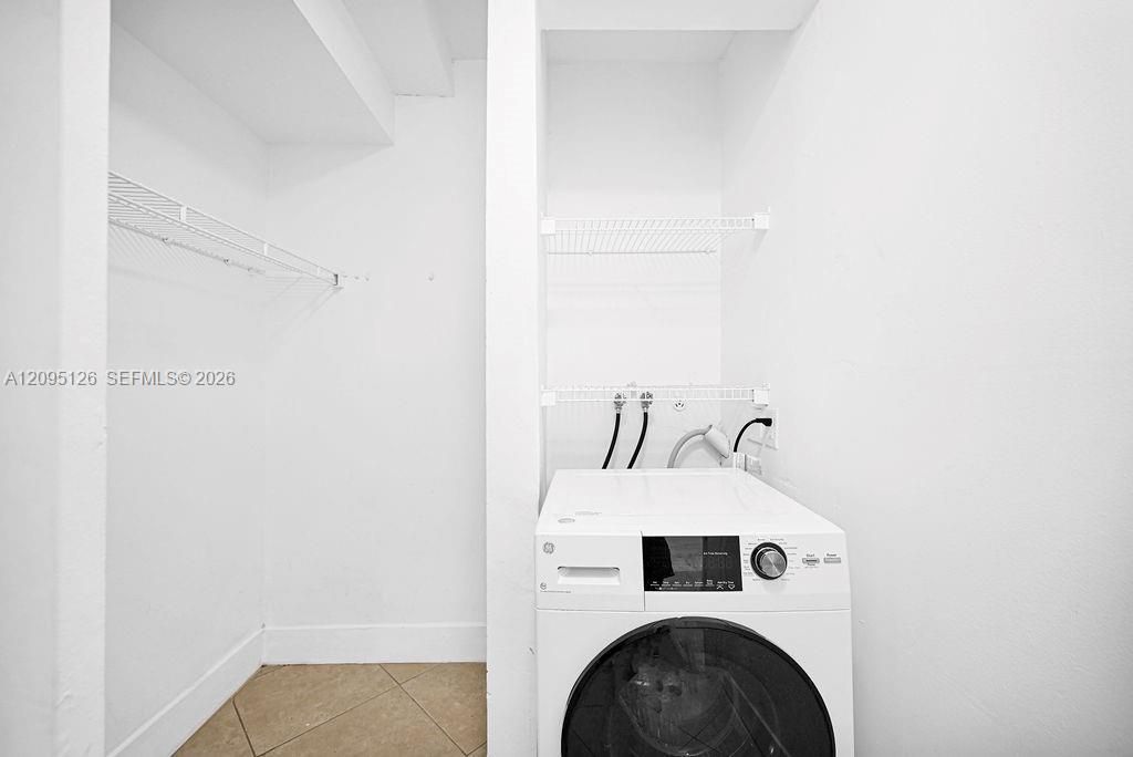 For Rent: $3,000 (2 beds, 2 baths, 660 Square Feet)