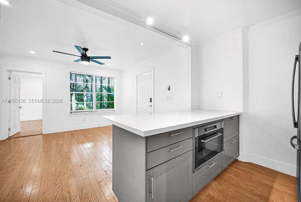 For Rent: $3,000 (2 beds, 2 baths, 660 Square Feet)